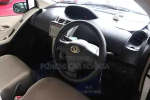 Toyota Vitz 2007