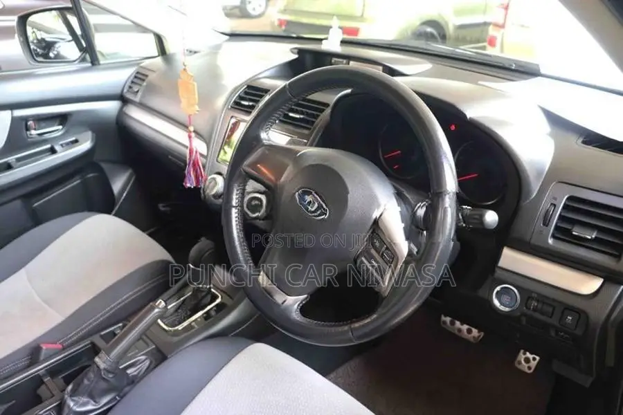 Subaru XV hybrid 2013