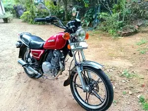 Suzuki GN 125 2013