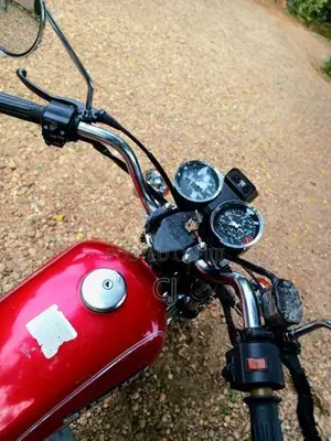 Suzuki GN 125 2013