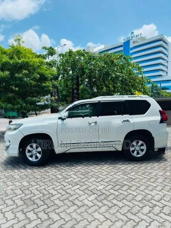 Toyota Land Cruiser Prado 2012