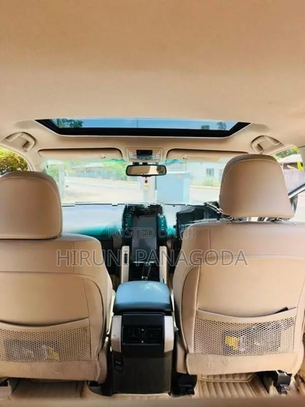 Toyota Land Cruiser Prado 2012