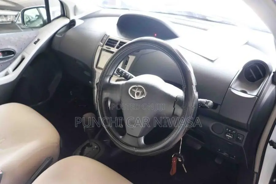 Toyota Vitz 2008