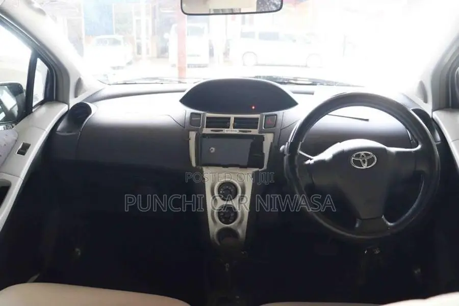 Toyota Vitz 2008
