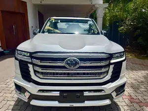 Toyota Land Cruiser Sahara LC300 ZX V6 2026
