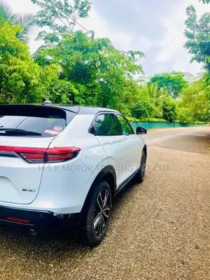 Honda Vezel Z Play Moon Roof 2026