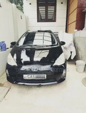 Toyota Aqua Hybrid S Grade 2014