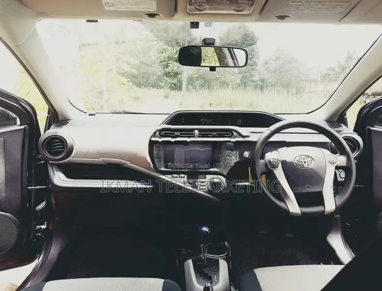 Toyota Aqua Hybrid S Grade 2014