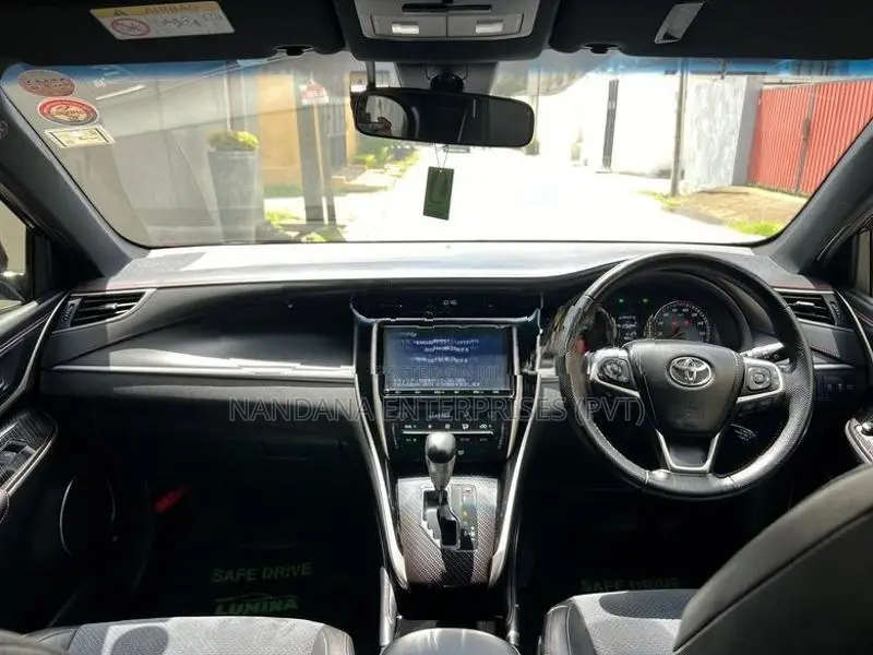 Toyota Harrier 2019