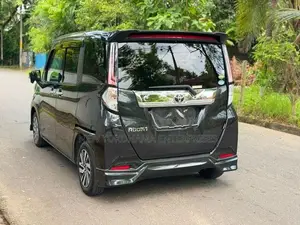 Toyota Roomy 2023