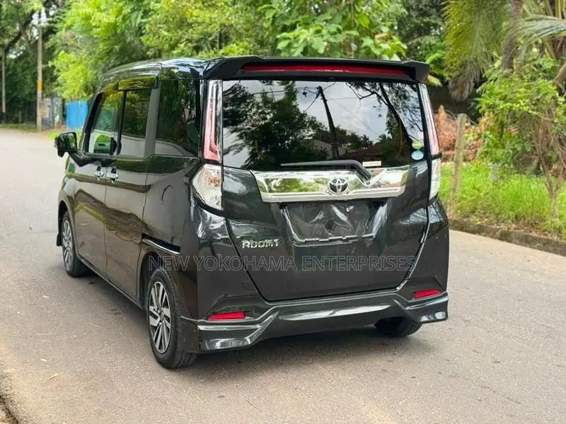 Toyota Roomy 2023