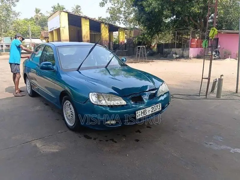 Hyundai Elantra 1999
