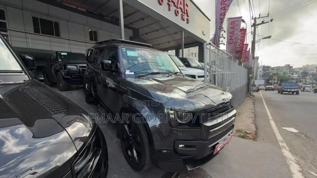 Land Rover Defender Fully loaded 2026