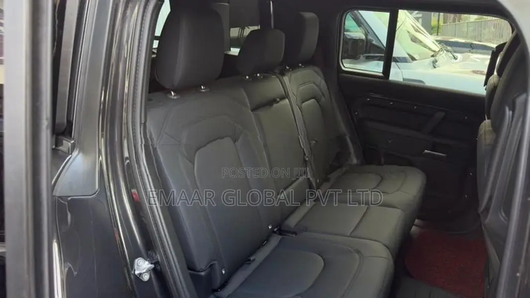Land Rover Defender Fully loaded 2026