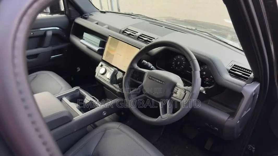 Land Rover Defender Fully loaded 2026