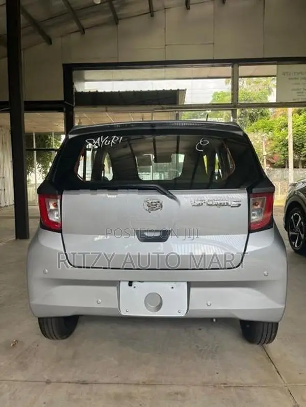 Daihatsu Mira 2025