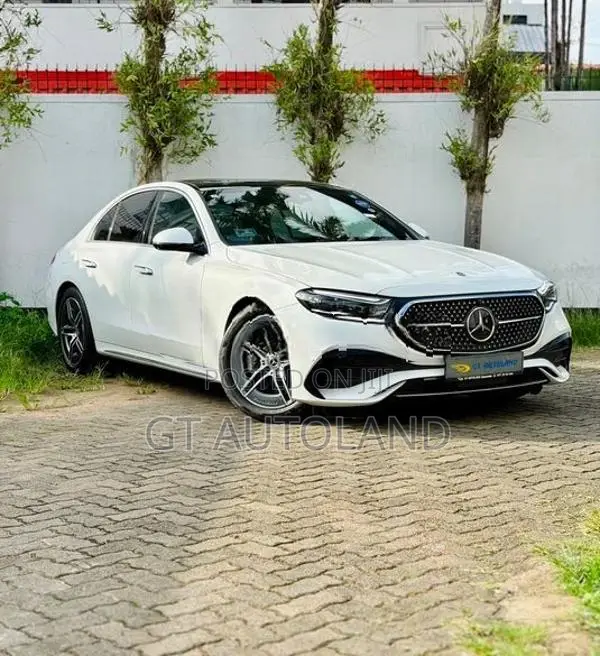 Mercedes Benz E200 AMG Premium Plus 2025