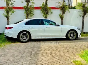 Mercedes Benz E200 AMG Premium Plus 2025