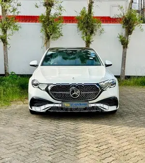 Mercedes Benz E200 AMG Premium Plus 2025