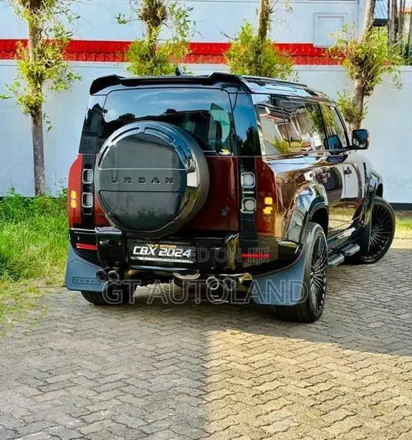 Land Rover Defender P300e Sedona Limited 2025