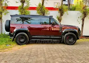Land Rover Defender P300e Sedona Limited 2025