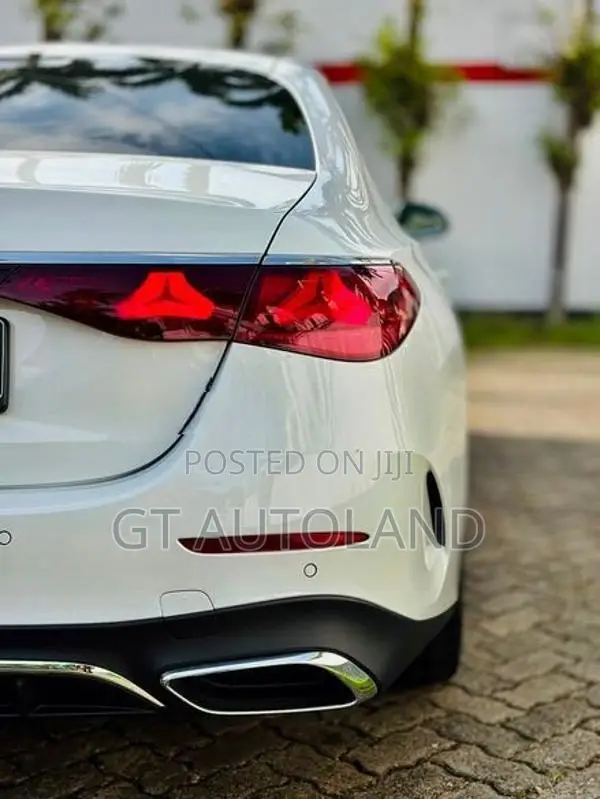 Mercedes Benz E200 AMG Premium Plus 2025