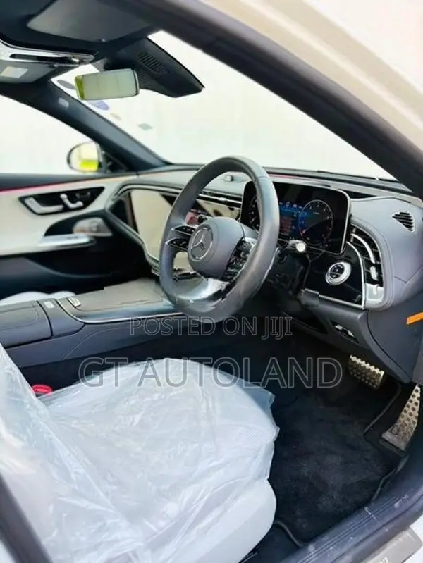 Mercedes Benz E200 AMG Premium Plus 2025