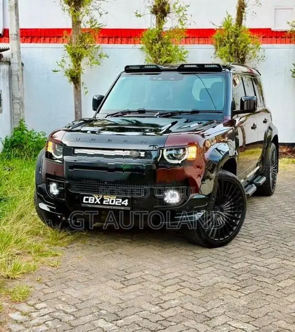 Land Rover Defender P300e Sedona Limited 2025