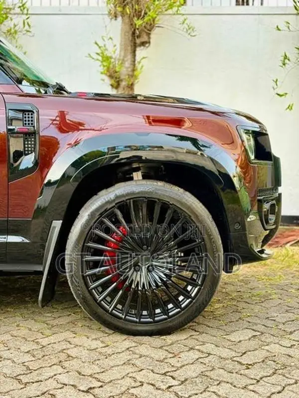 Land Rover Defender P300e Sedona Limited 2025