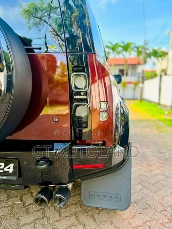 Land Rover Defender P300e Sedona Limited 2025