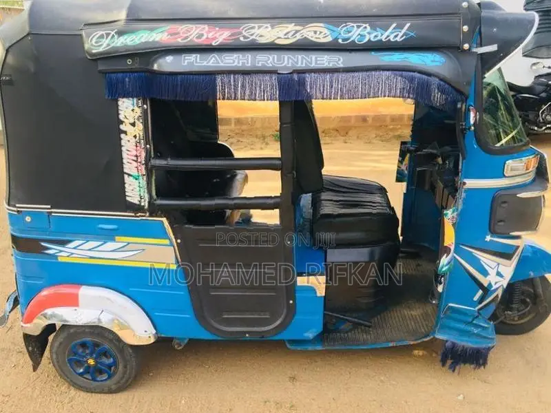 Bajaj RE Three Wheeler 2016