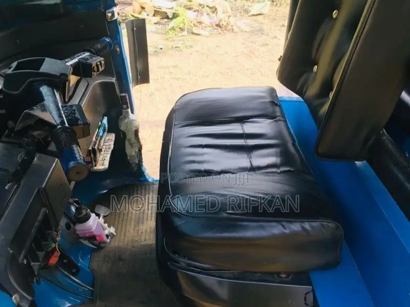 Bajaj RE Three Wheeler 2016