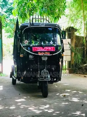 Bajaj RE Three Wheeler 2015
