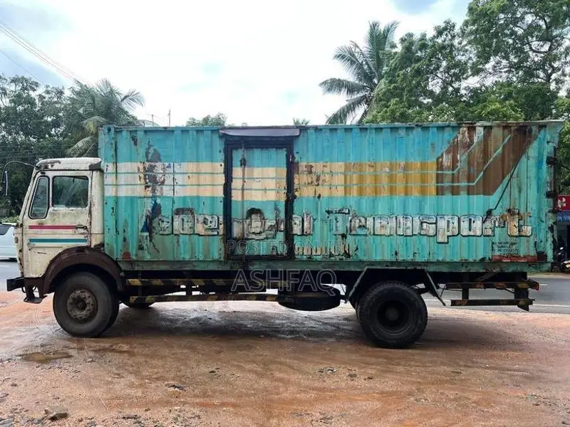 Tata LPT 2005
