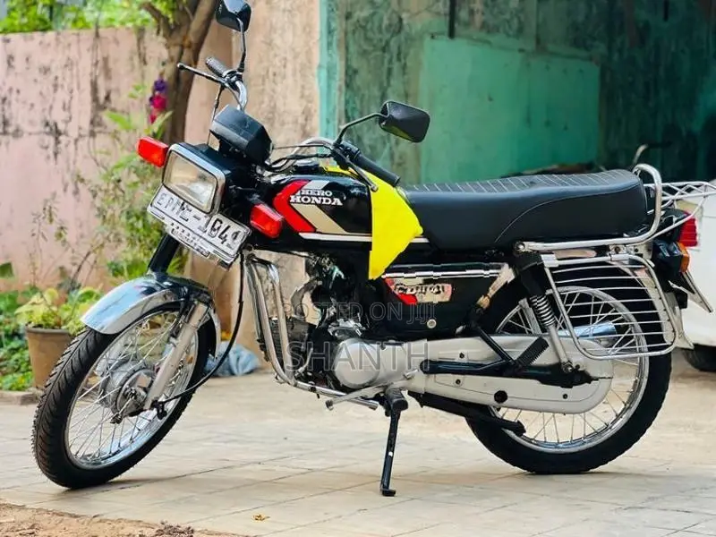 Hero CD 100 2003