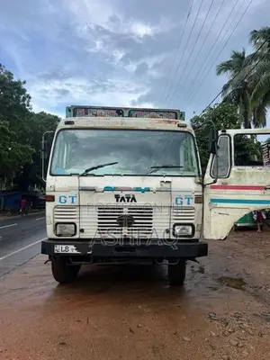 Tata LPT 2005