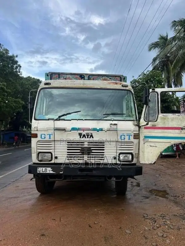 Tata LPT 2005