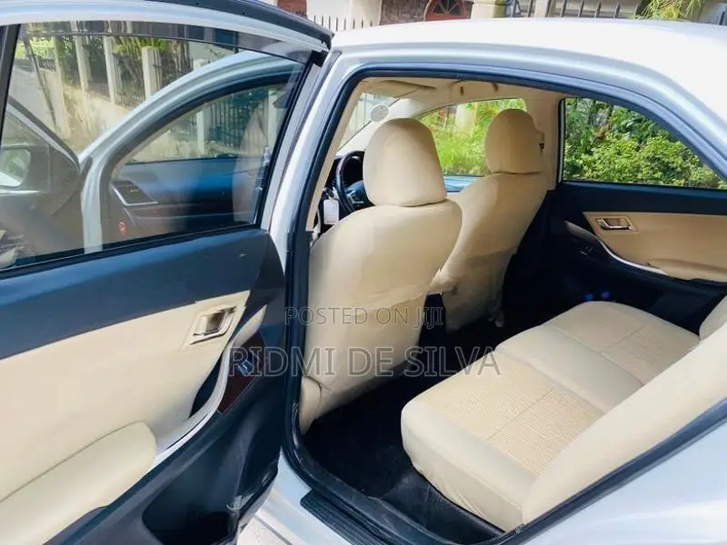 Toyota Premio 2017