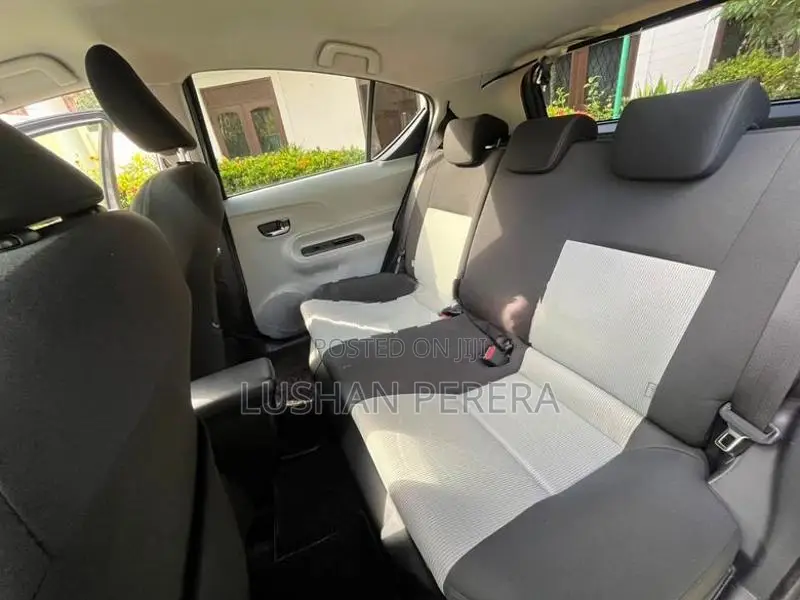 Toyota Aqua Prius C 2014