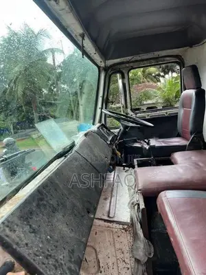 Tata LPT 2005