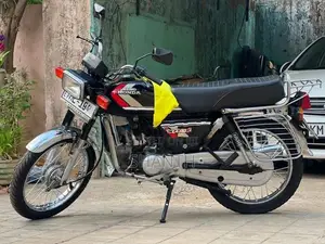 Hero CD 100 2003