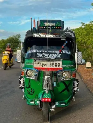 Bajaj RE 2011