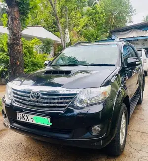 Toyota Fortuner 2013