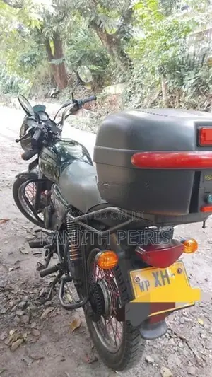 Bajaj Boxer 2012