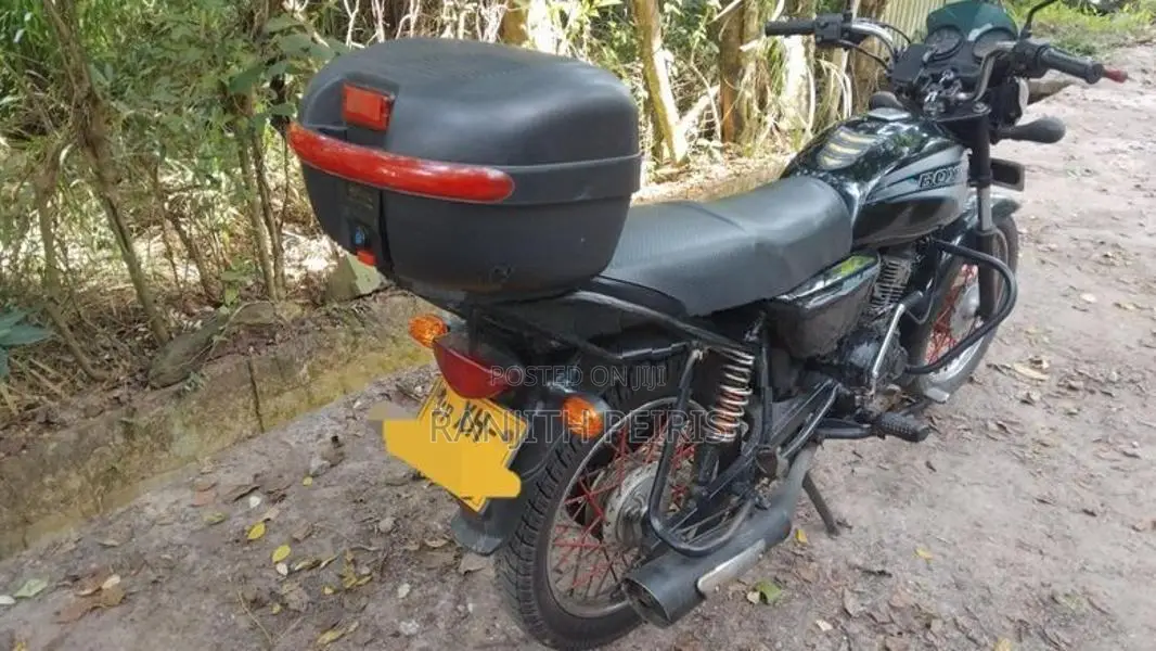 Bajaj Boxer 2012