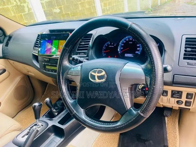 Toyota Fortuner 2013