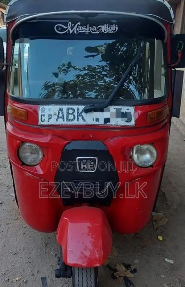 Bajaj RE 2016