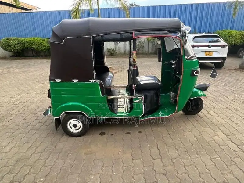 Bajaj RE 2010