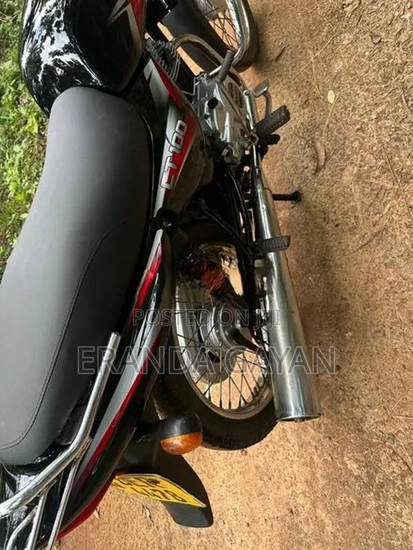 Bajaj CT100 2017
