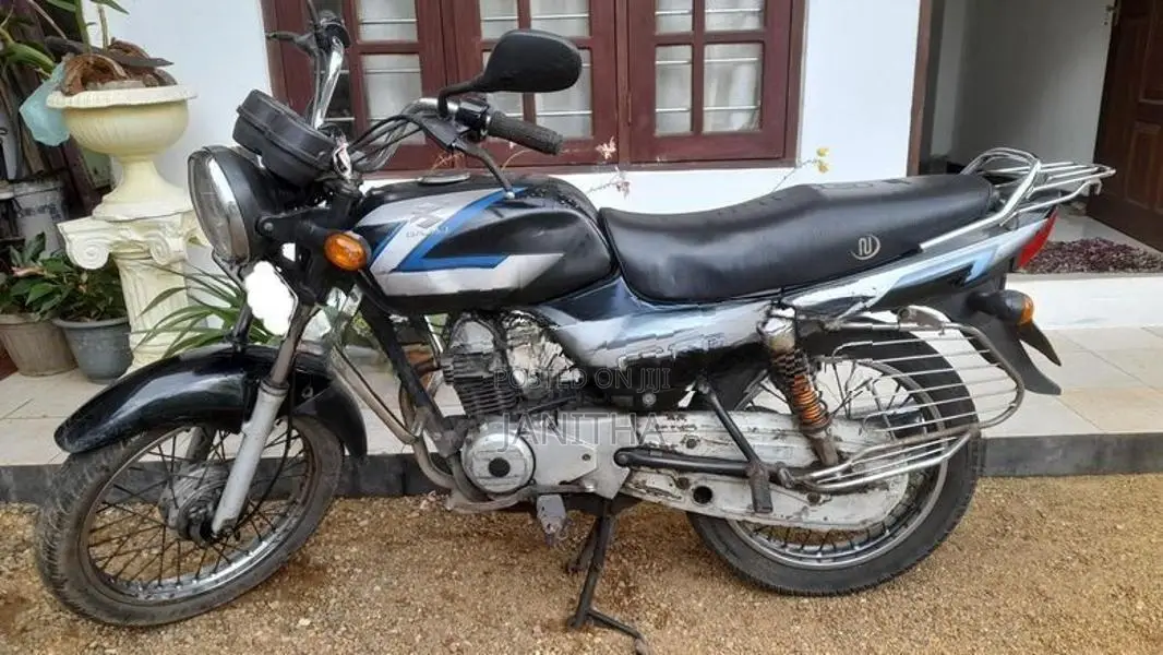 Bajaj CT100 2006